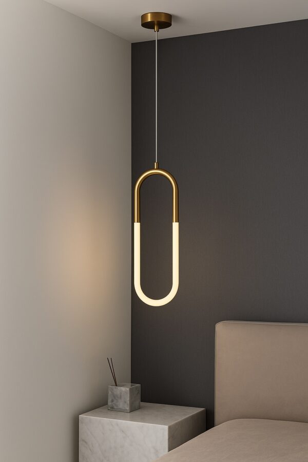 Plafonnier doré en forme de U ChatGPT Image 16 oct. 2025 00 16 29