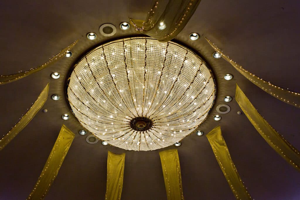 Tips for choosing a vintage glass ceiling light