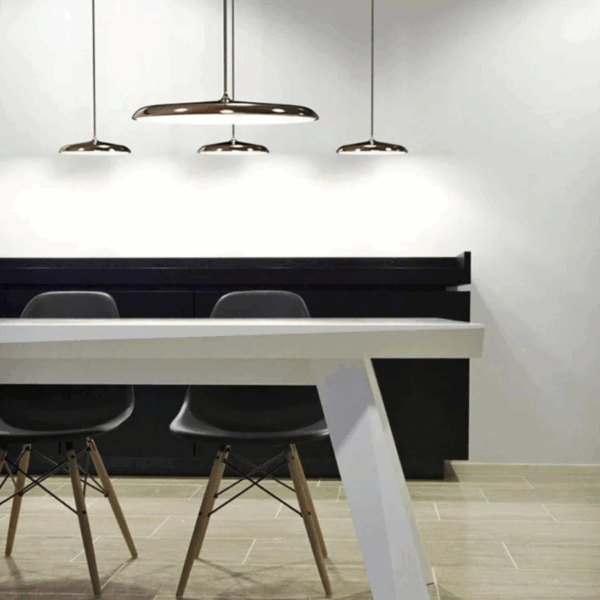 Lampe plafond suspendue en métal – design ovni moderne hju 2025 06 03T091033.758