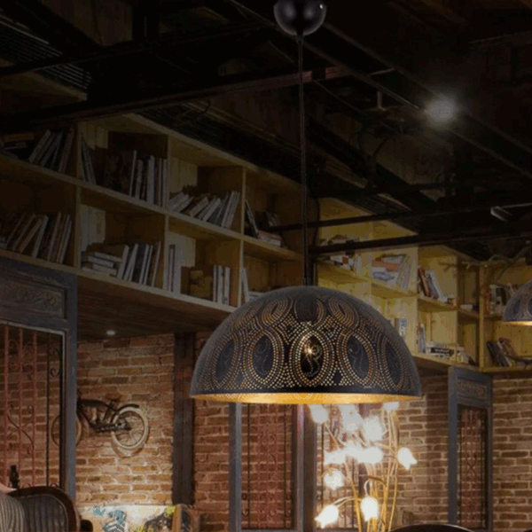 Plafonnier métal noir idéal pour lampe de table restaurant hju 2025 06 03T130645.787