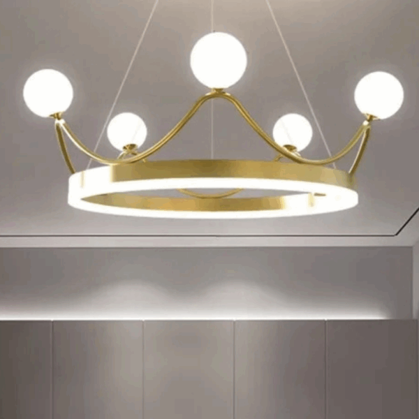 Plafonnier doré style de couronne hju 2025 06 03T154032.797