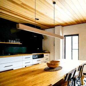 Luminaire suspendu en bois décoratif