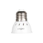 Ampoules de projecteur LED E27 5W sur fond blanc