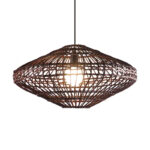 Plafonnier naturel suspendu LED en rotin fait à la main sur fond blanc