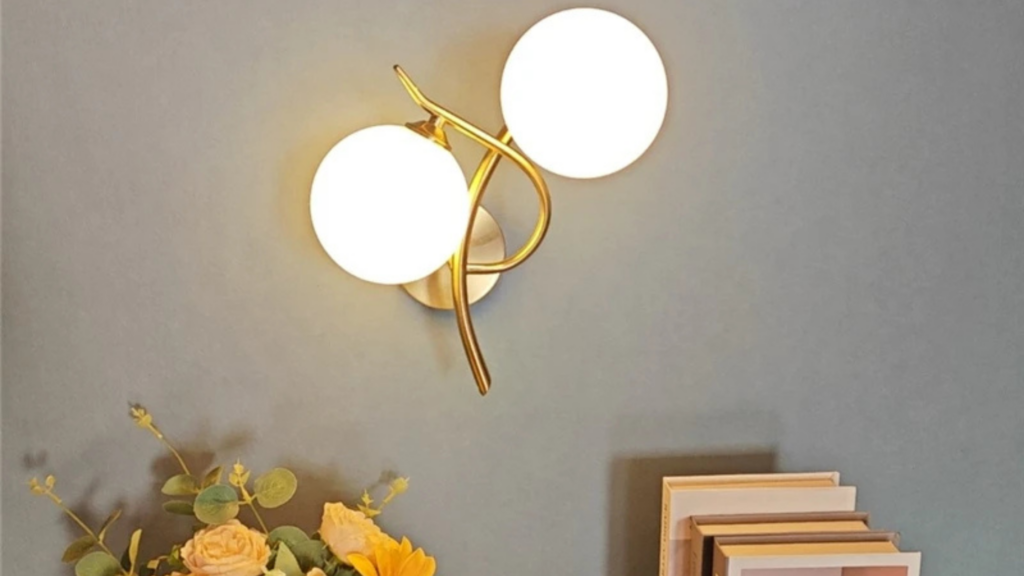 Applique murale en verre et métal : design contemporain pour illuminer votre intérieur avec élégance Non classifié(e) Votre texte de paragraphe 36 1